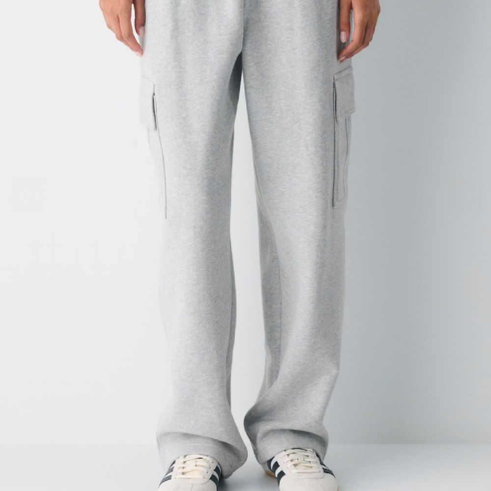 Aritzia Cozy Sweatfleece Mega Cargo Sweatpants